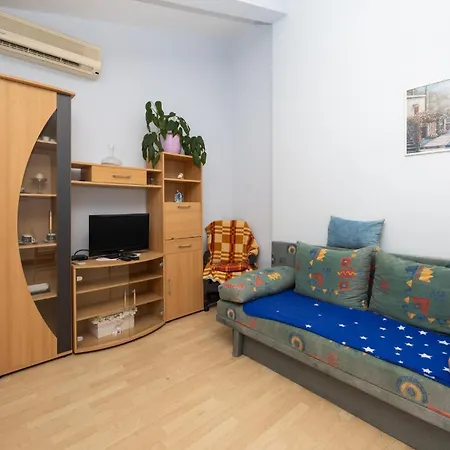 1 Bedroom Stunning In *