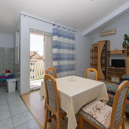 1 Bedroom Stunning In * Podgora (Split-Dalmatia)