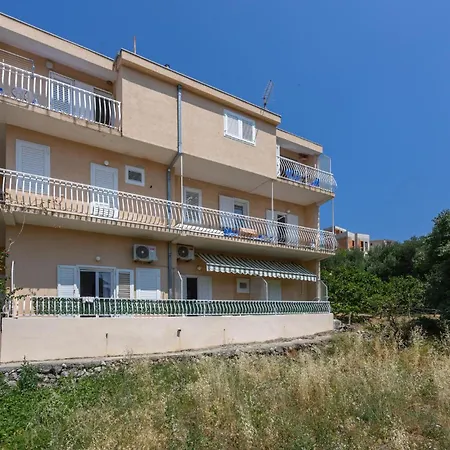 1 Bedroom Stunning In *